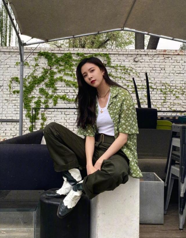 夏天怎么清凉怎么穿,但时尚又清凉的穿搭你掌握了吗