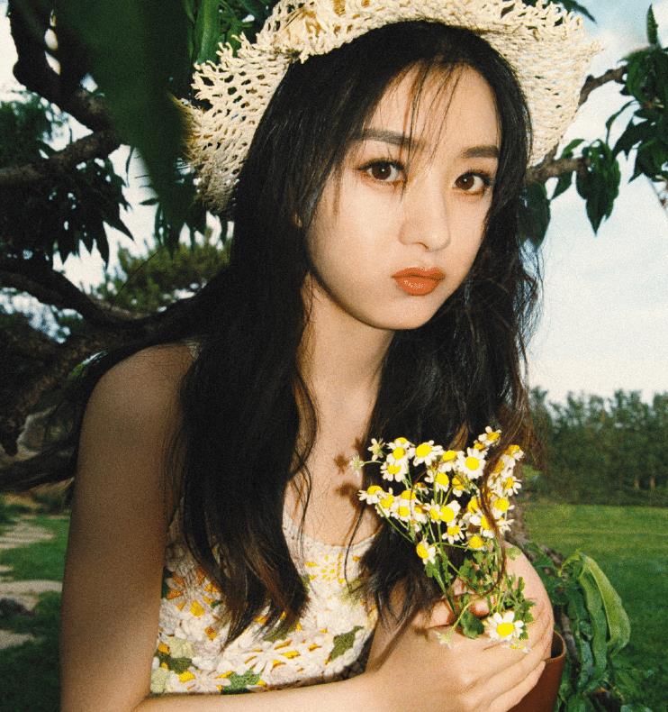 赵丽颖森系大片出炉,眼神清澈笑容甜美,这颜值也太高了吧!