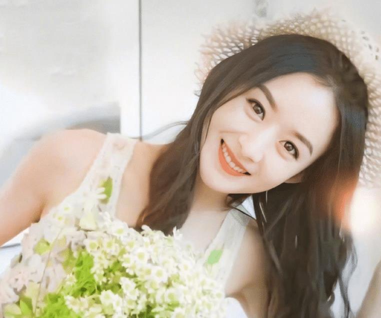 赵丽颖森系大片出炉,眼神清澈笑容甜美,这颜值也太高了吧!