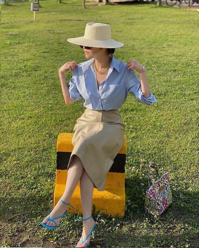 韩国博主SIWA日常穿搭风格优雅,配色简约又显高级