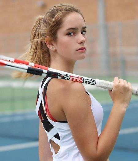 嫩出水的网坛女神,15岁拥有多项“技能”,被称为莎拉波娃接班人!