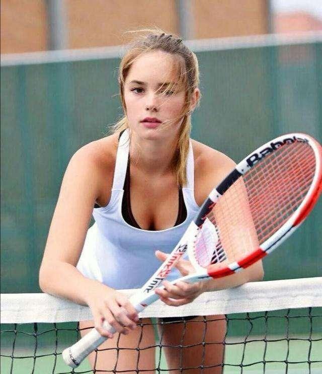 嫩出水的网坛女神,15岁拥有多项“技能”,被称为莎拉波娃接班人!