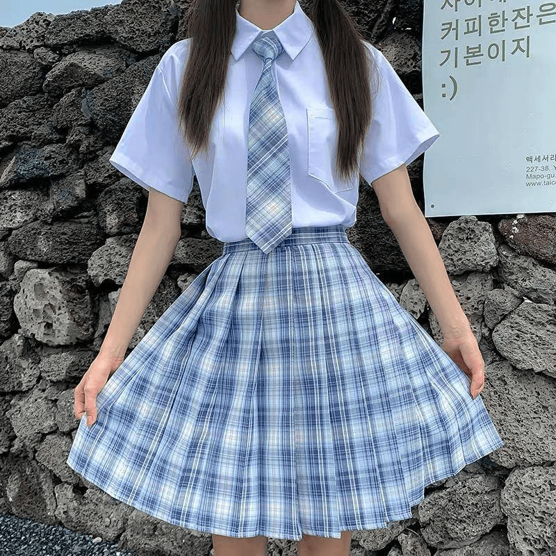 轻熟毕业季搭配让你秒变校园女神,留下最为美好的回忆