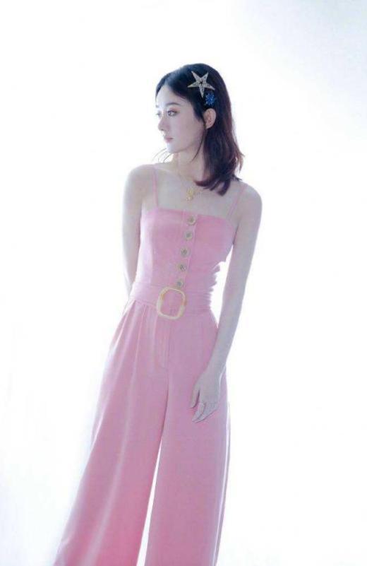 赵丽颖礼服裙的吊带当腰带绑,腰围还没有头围大