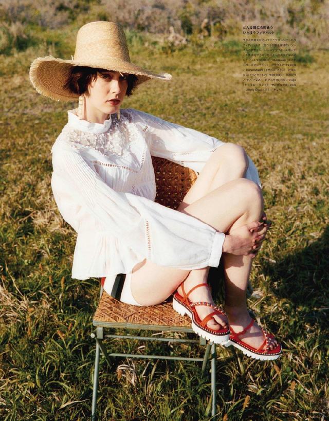 法式复古少女风除了选碎花,法式搭配也可以很好看