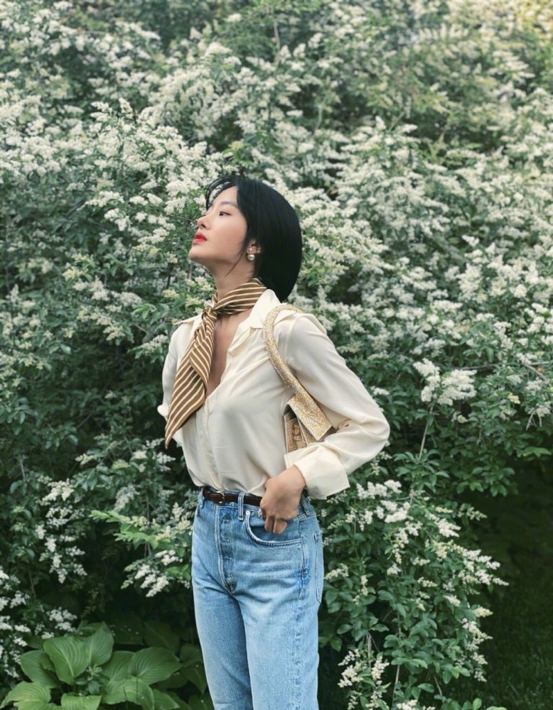 杨采钰法式风情浓郁,清纯可人的优雅女子