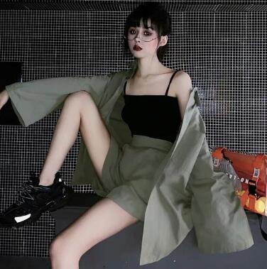 戈蔓婷穿搭技巧:夏天INS衣服风格搭配图片