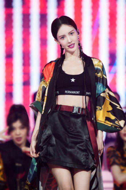 金晨的时尚水准一路飙升,网友:乘风破浪的仙女