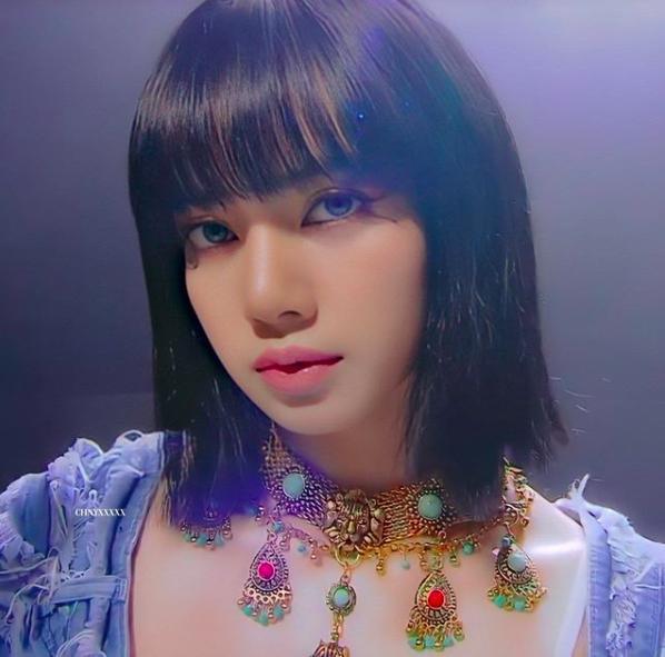 LISA黄金饰物造型太好看了,健身背心也能穿出新意来