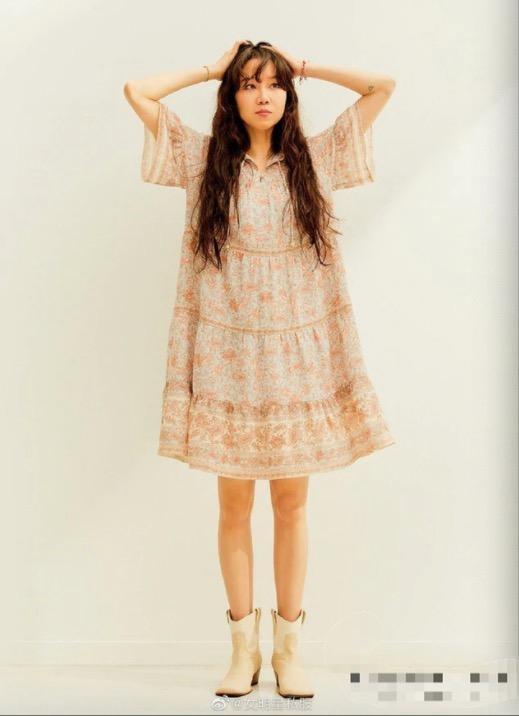 孔孝真神驾驭小碎花，40岁依然森女气质高级感十足