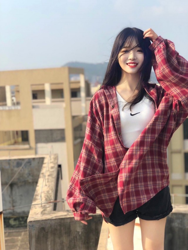 衬衫怎么穿好看女,好看的女生都会这样穿衬衫