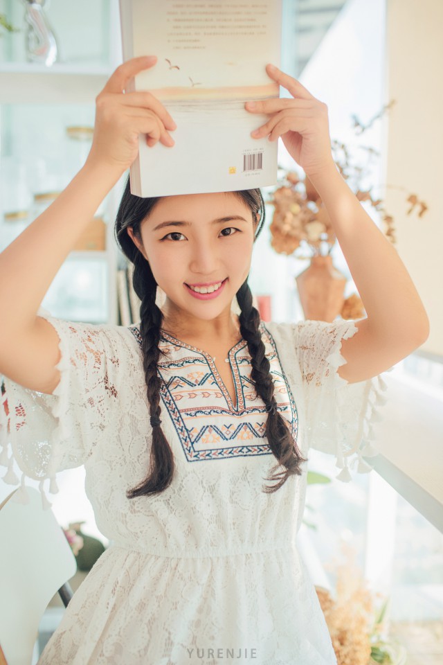 上身胖下身瘦穿衣搭配,女生上身胖穿衣技巧