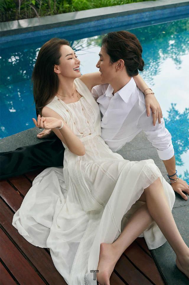 戚薇李承铉拍七夕大片，白色系穿搭浪漫又高级，泳池写照甜度满分