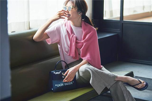 40岁女人不宜穿粉色？日本女人不仅穿出知性，而且还超减龄