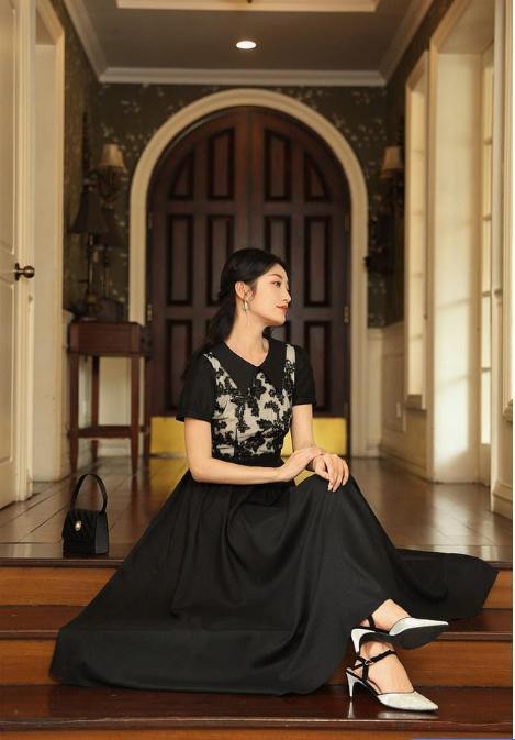 裙子款式有千千万,但今夏流行的这款“复古裙”文艺清新又好看