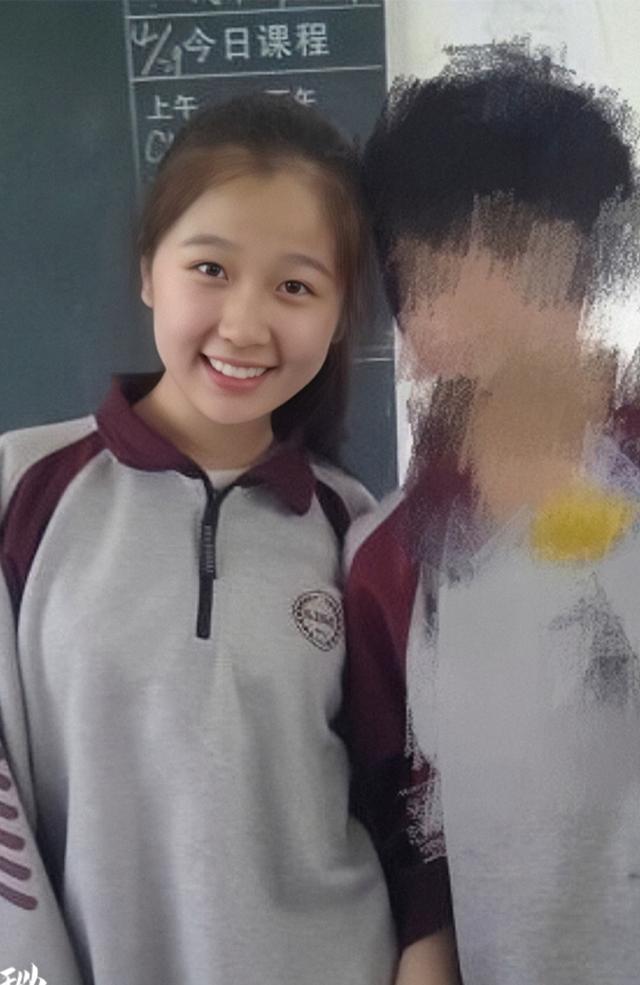 穿粉色衣服的虞书欣少女感太强,减龄效果真明显!