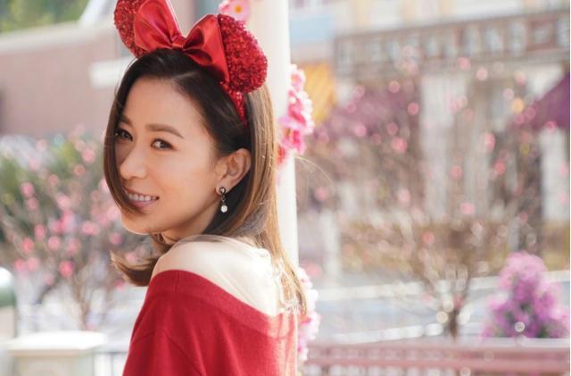 30岁后逆生长?她们的穿搭学起来比20岁女生还显嫩!