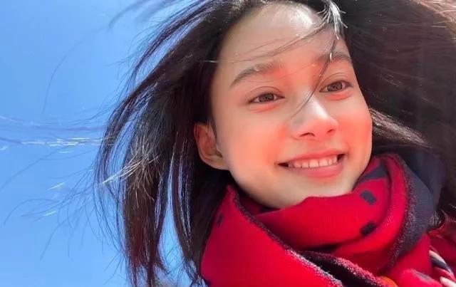 “艺考之神”夏梦有才有貌,连获三个全国第一,私服穿搭清新脱俗