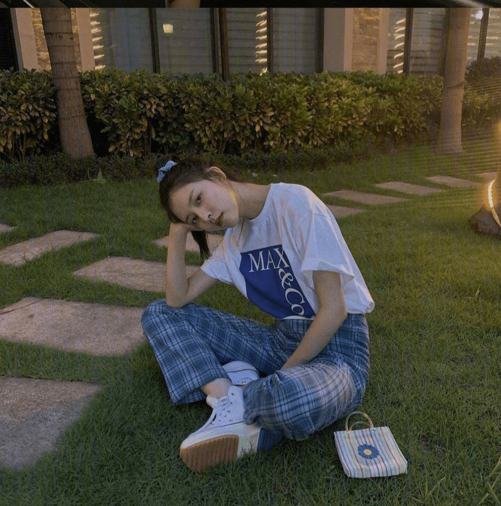 时尚宠儿宋妍霏,海外女团的高级穿搭鲜明色调闪耀整个夏天