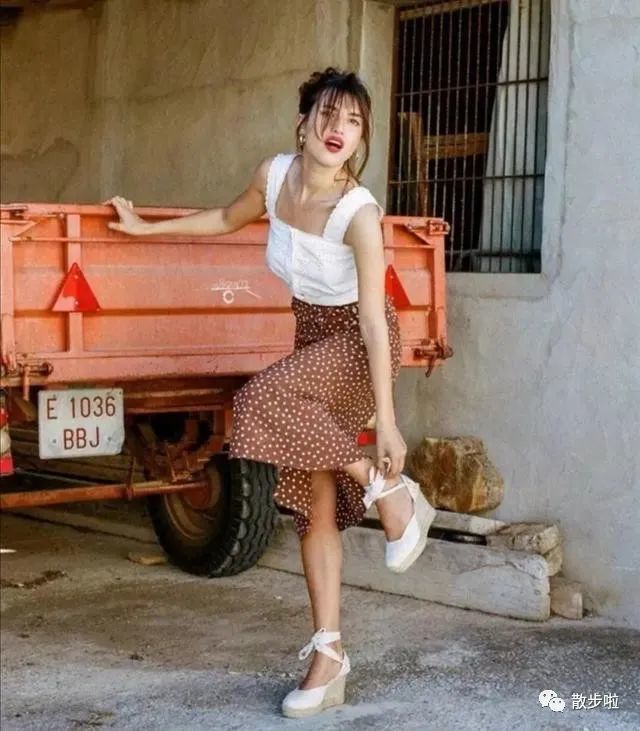 简约又时髦的法式穿搭，教你穿出从容不迫的优雅感