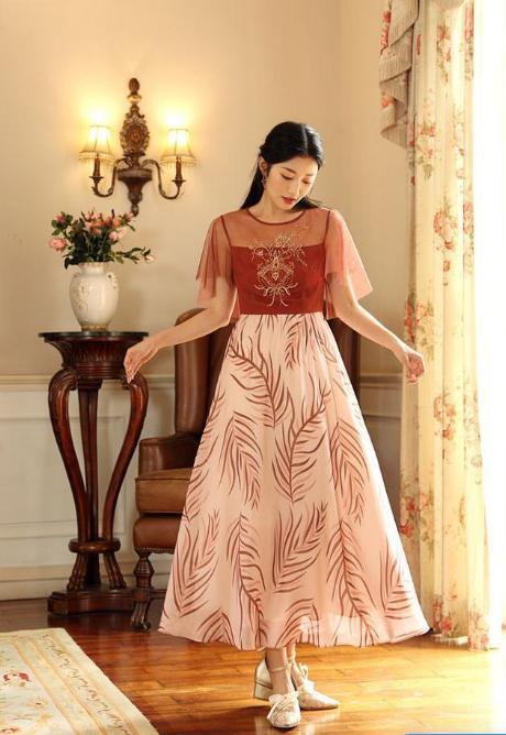 裙子款式有千千万,但今夏流行的这款“复古裙”文艺清新又好看