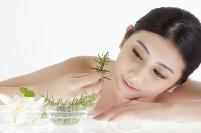 军训后如何快速美白 皮肤晒黑了怎么快速变白