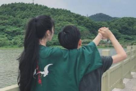 爱情究竟是不是必需品 网友：爱情不是房车钱才是！