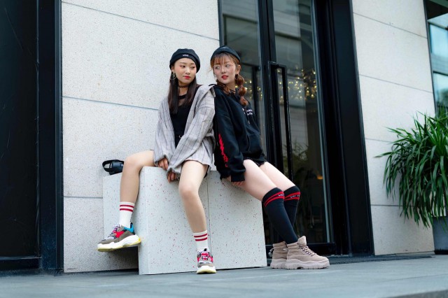 冬天卫衣怎么搭配 怎么搭配才好看