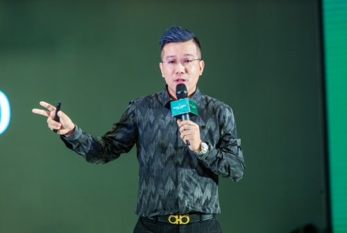 上者集团九美狐产品发布会,抖音快手网红推荐爆款洗发水的原因