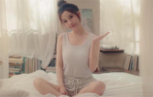 冯提莫又被央视点名,MV亲自上阵睡衣出镜!网友:有内味儿了