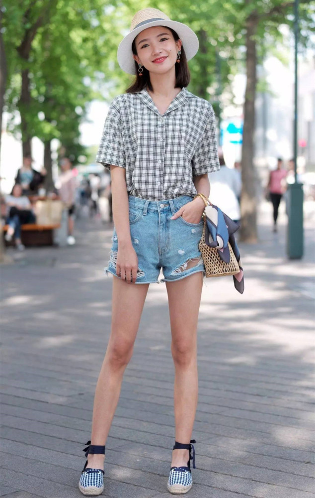 国内初秋街拍,试试“露腿装”让你时髦个性又显瘦