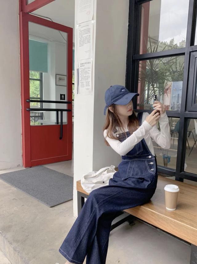 背带这样穿少女感扑面而来,减龄就靠它