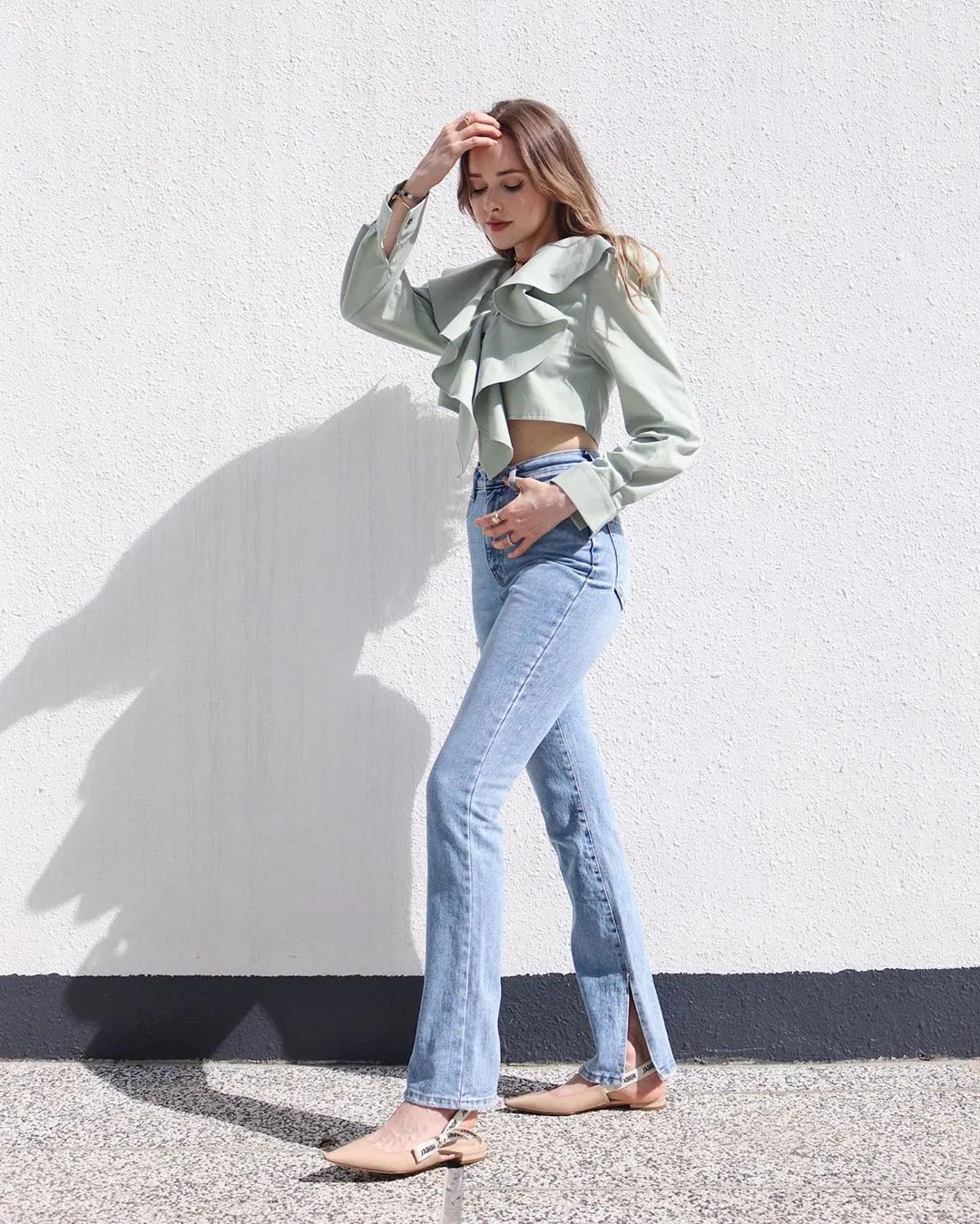 保姆级“自拍教科书”火爆外网!解锁你朋友圈国庆高赞