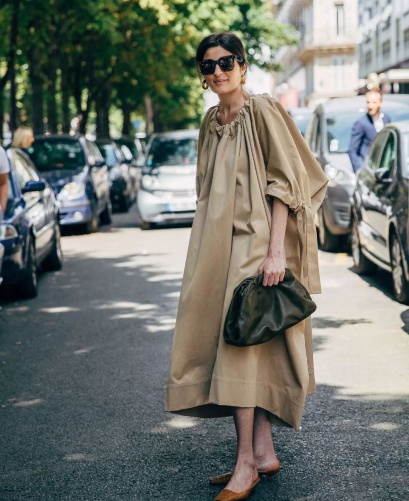 A字裙怎么穿显瘦?款型要对搭配要美,这份“搭配灵感”你值得拥有