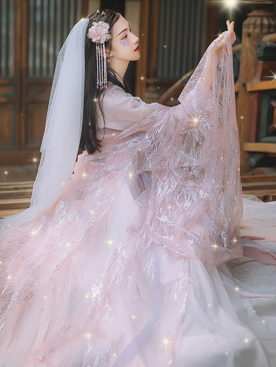 《琉璃》女主古装太可了，一套汉服几百到几万，上身简直太仙了