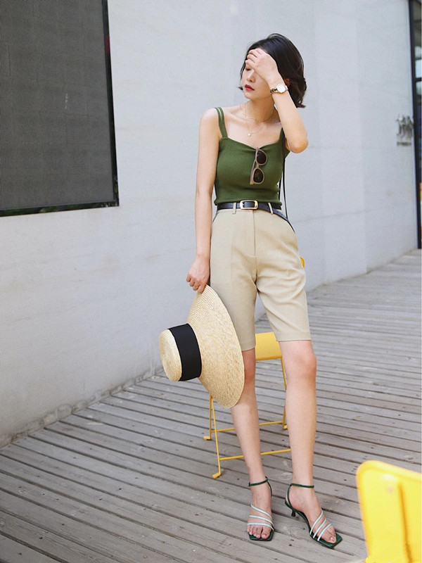 女人都爱的吊带,清爽“王炸”穿搭,提升你的时尚魅力