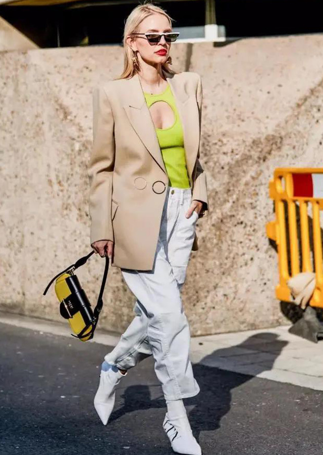 2020有趣又时髦的“法棍包”正流行，让你时尚感爆棚