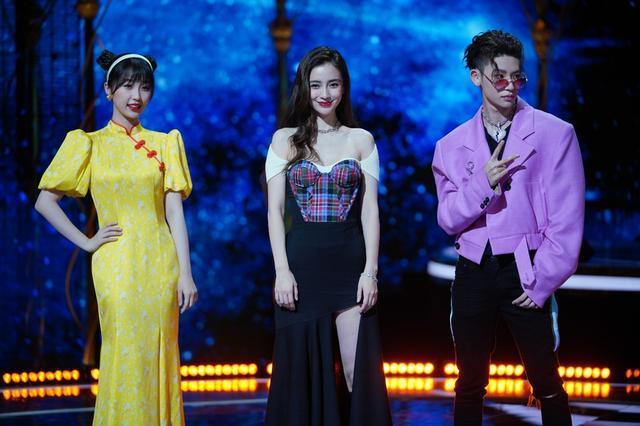 出席综艺丸子头春丽造型，虞书欣再喊话记者，要拍出造型曲线