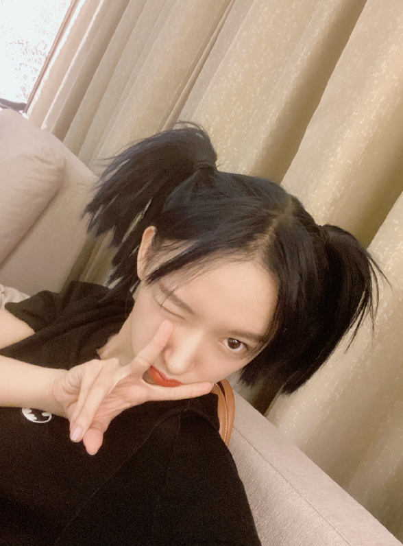 程潇新风格诠释暗黑古典美,这长相也太可爱了吧