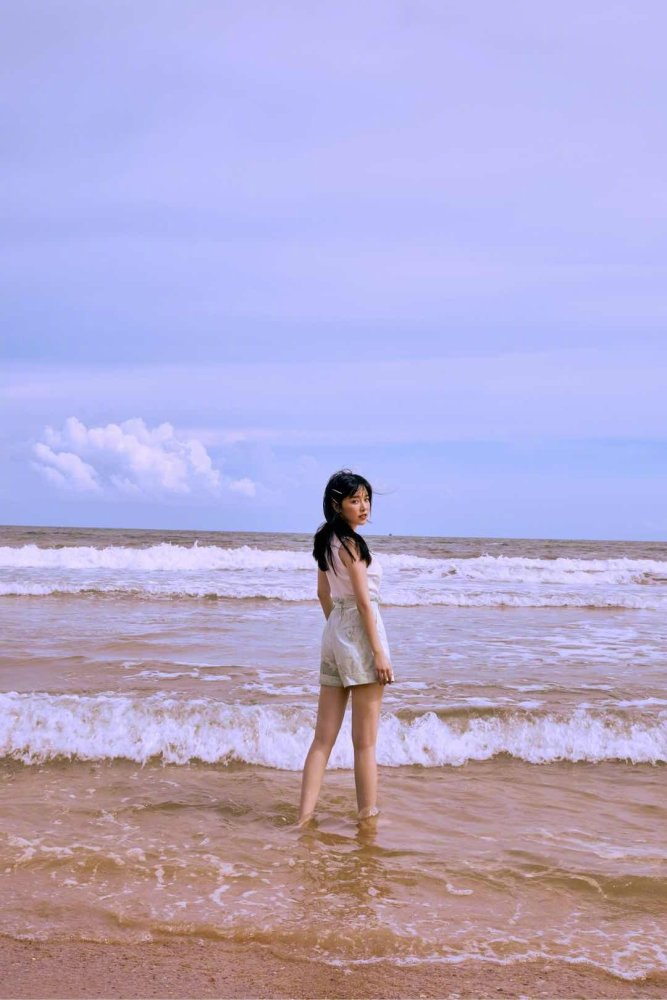 阚清子杨柳腰大长腿这还不算瘦?网友:鸡腿不香了