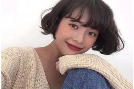 女生2020最洋气的减龄发型,羊毛卷韩式短发怎么剪才好看