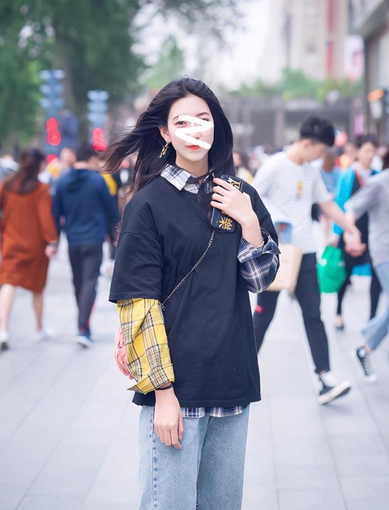 如何将普通衬衫穿出高级感？教你4种“叠穿”方法好看还时髦