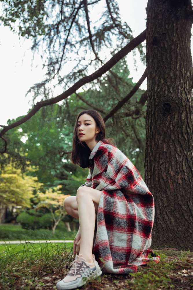 倪妮把长衬衫穿出了“战袍”气场,这搭配简直帅呆了