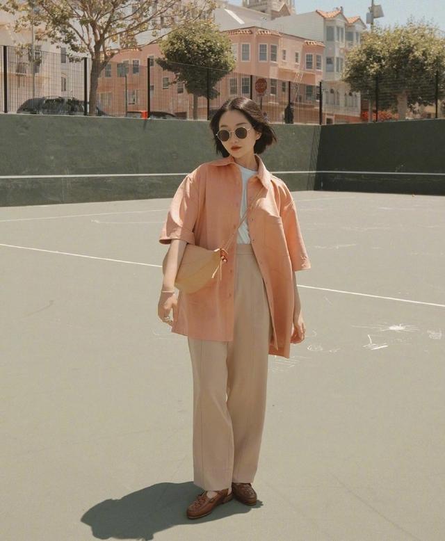 这位不到160CM的时尚博主完美驾驭了“廓形服装”,遮肉显高一手抓