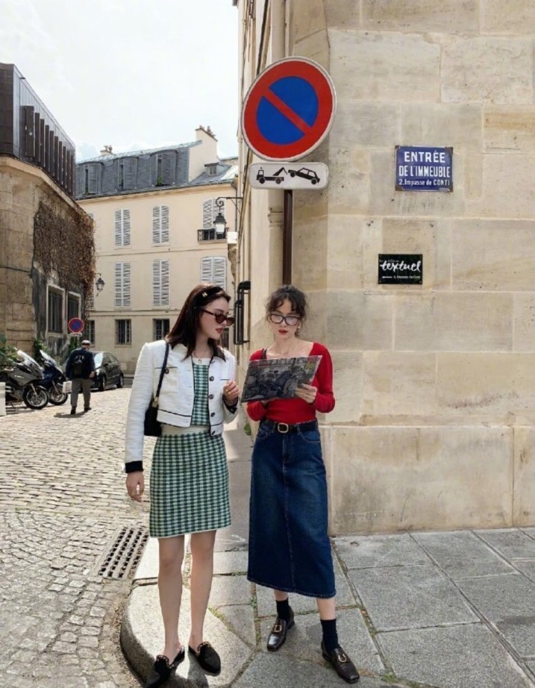 可以和“女朋友”一起穿的搭配！逛街压马路的必备