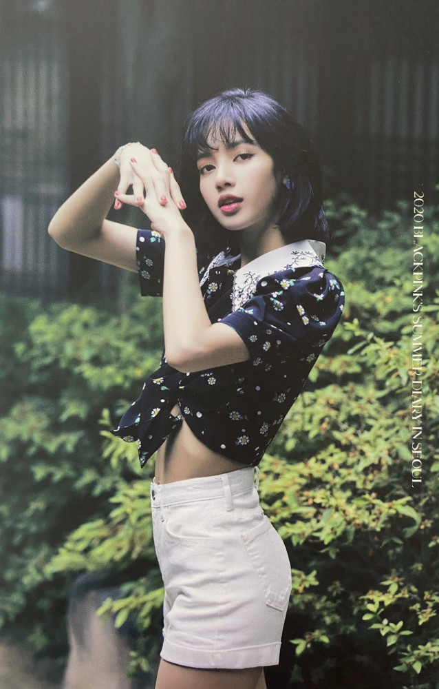 LISA把“奶奶衫”改成了短装,穿出的效果也简单太美了吧