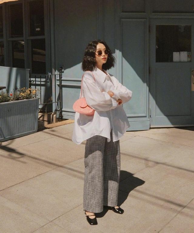 这位不到160CM的时尚博主完美驾驭了“廓形服装”,遮肉显高一手抓