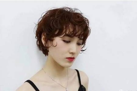 短发图片女2020最新款,适合大脸的短发造型大全