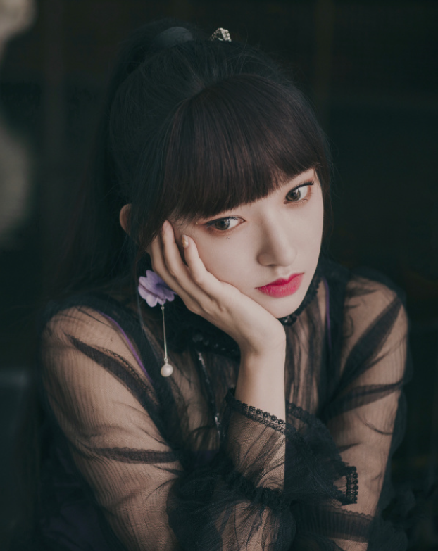 程潇新风格诠释暗黑古典美,这长相也太可爱了吧