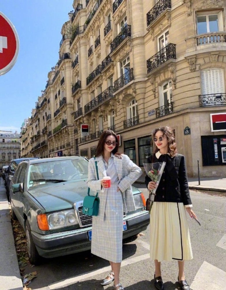 可以和“女朋友”一起穿的搭配！逛街压马路的必备